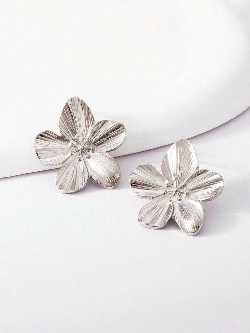1 Pair Vintage Camellia Flower Stud Earrings, Simple 5-Petal Floral Earrings, Bridal Jewelry, Suitable For Wedding, New Year, Party
