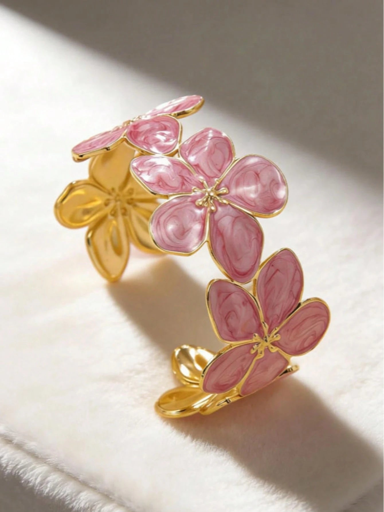 1pc Romantic Colorful Enamel Flower Shaped Bangle Bracelet, Suitable For Women To Wear At Weddings, Travels, Also As For Loved Ones, Summer