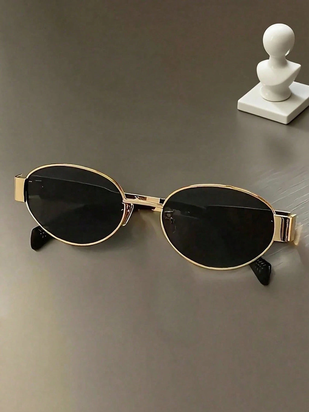 1pc Oval Metal Frame Glasses, Fashion Versatile, Suitable For Daily Commute, Beach Vacation, Street Photography, As Well As Summer Beach Holiday, Outdoor Activities And Travel.