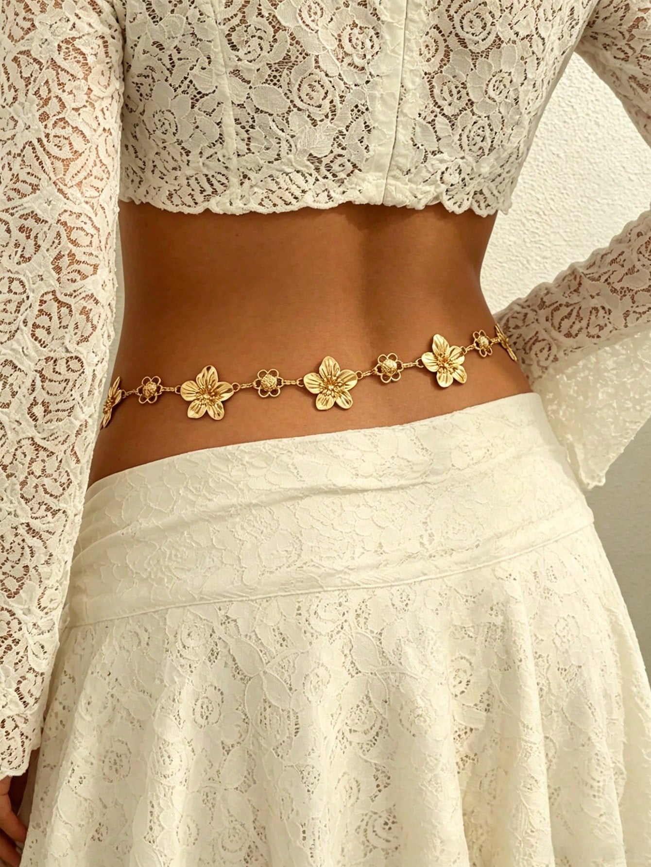 1/2pcs Vintage Fashionable Metallic Floral Belt, Bohemian Style High-End Multipurpose Dress Belt, Suitable For Women In Any Occasion In Summer Gold Jewellery